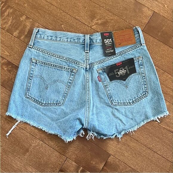NWT Levi’s 501 High Rise Denim Shorts - Picture 3 of 8